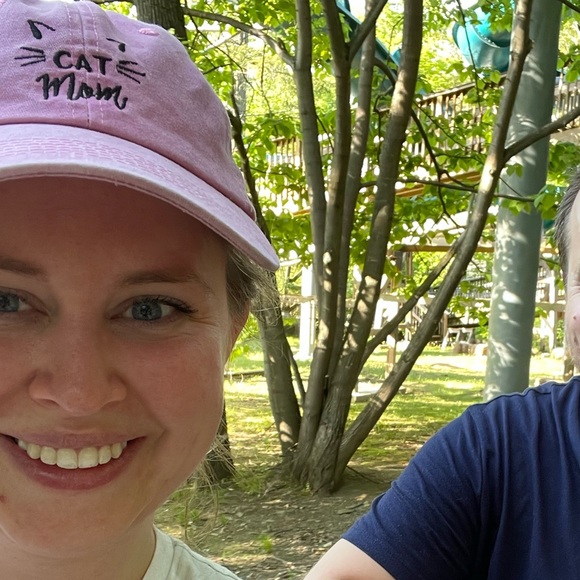 Meet your Posher, Holly 💗 - Picture 3 of 10